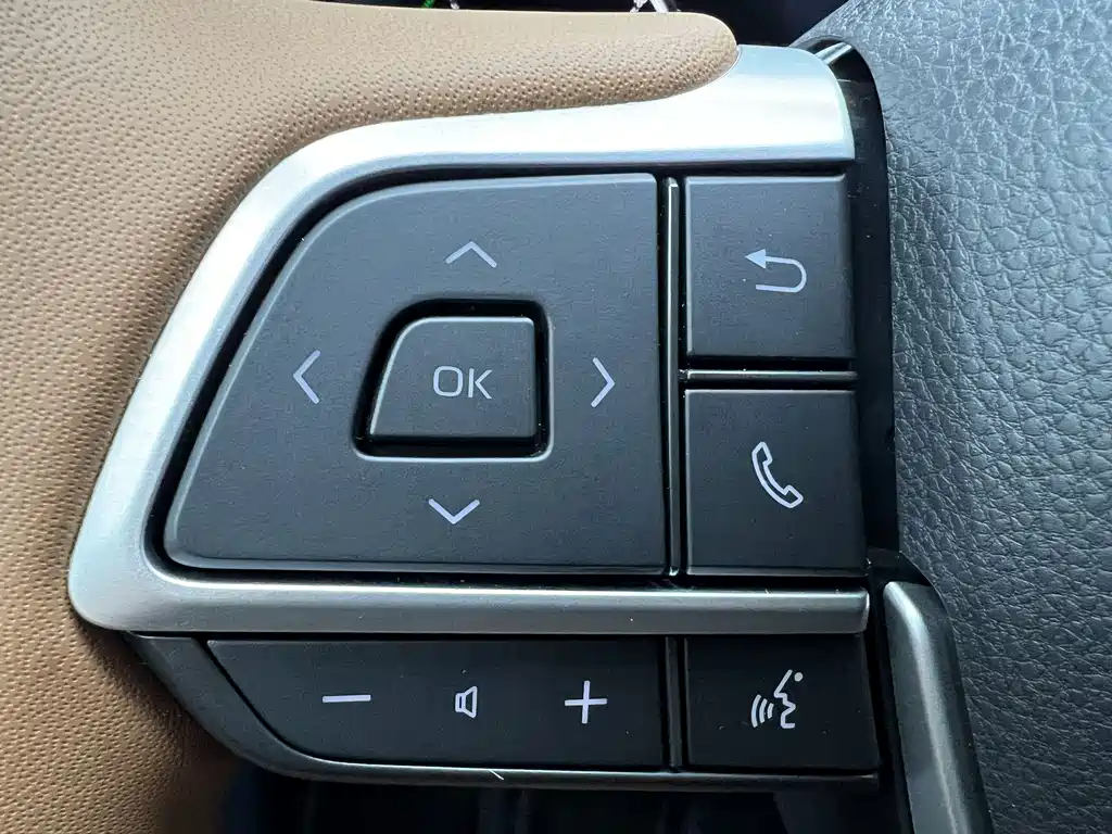 Toyota Granvia — фото 13