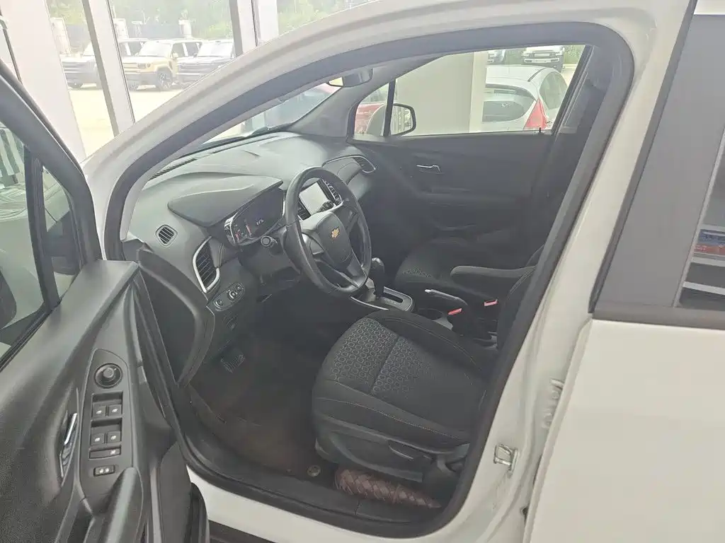 Chevrolet Trax 2018 — фото 15