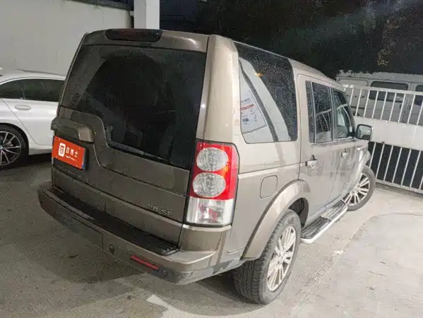 Land Rover Discovery 2012