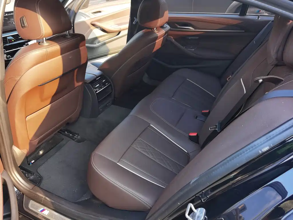 BMW 5 Series 2023 — фото 13