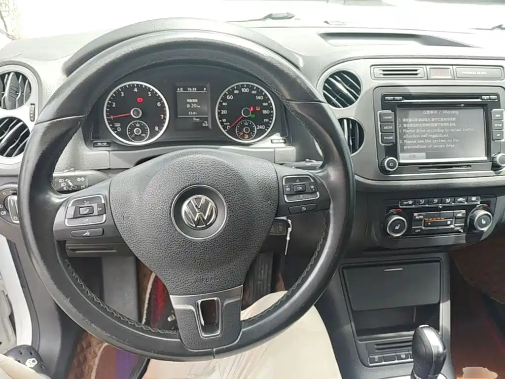 Volkswagen Tiguan 2014 — фото 10