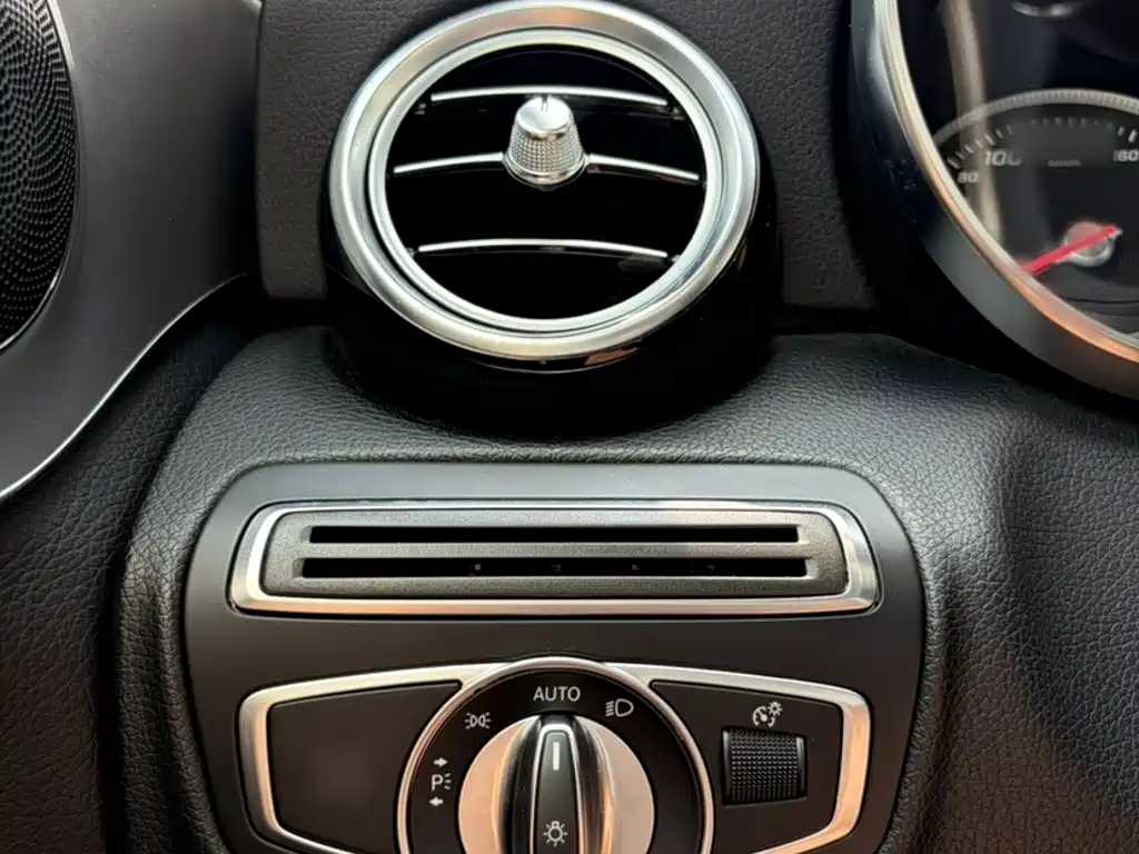 Mercedes-Benz C-Class 2018 — фото 17