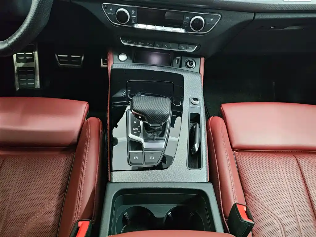 Audi Q5L 2025 — фото 14
