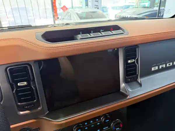Ford Bronco 2024