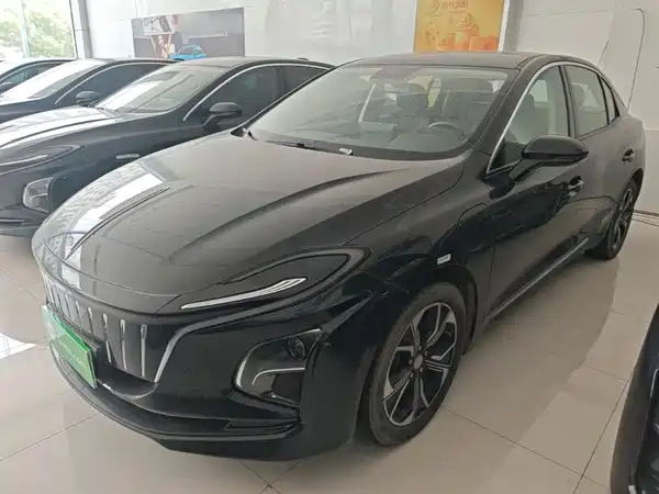 Hongqi E-QM5 2024