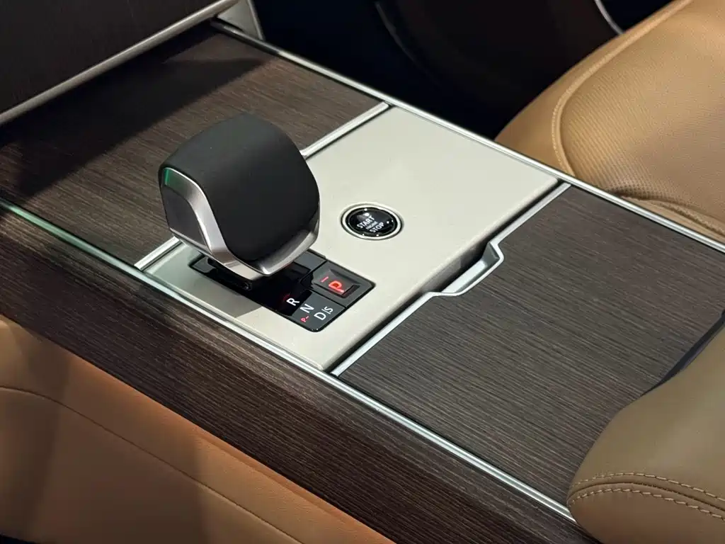 Land Rover Range Rover 2025 — фото 12