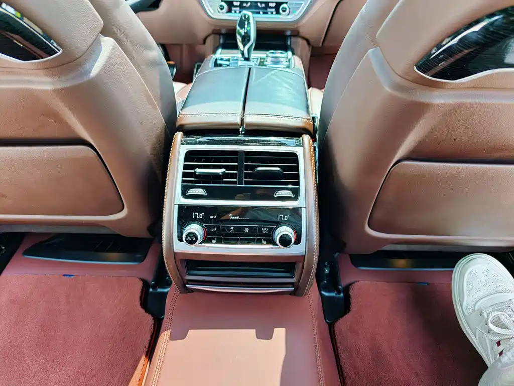 BMW 7 Series 2020 — фото 26