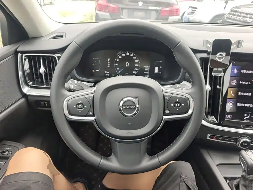 Volvo S60 2021 — фото 11