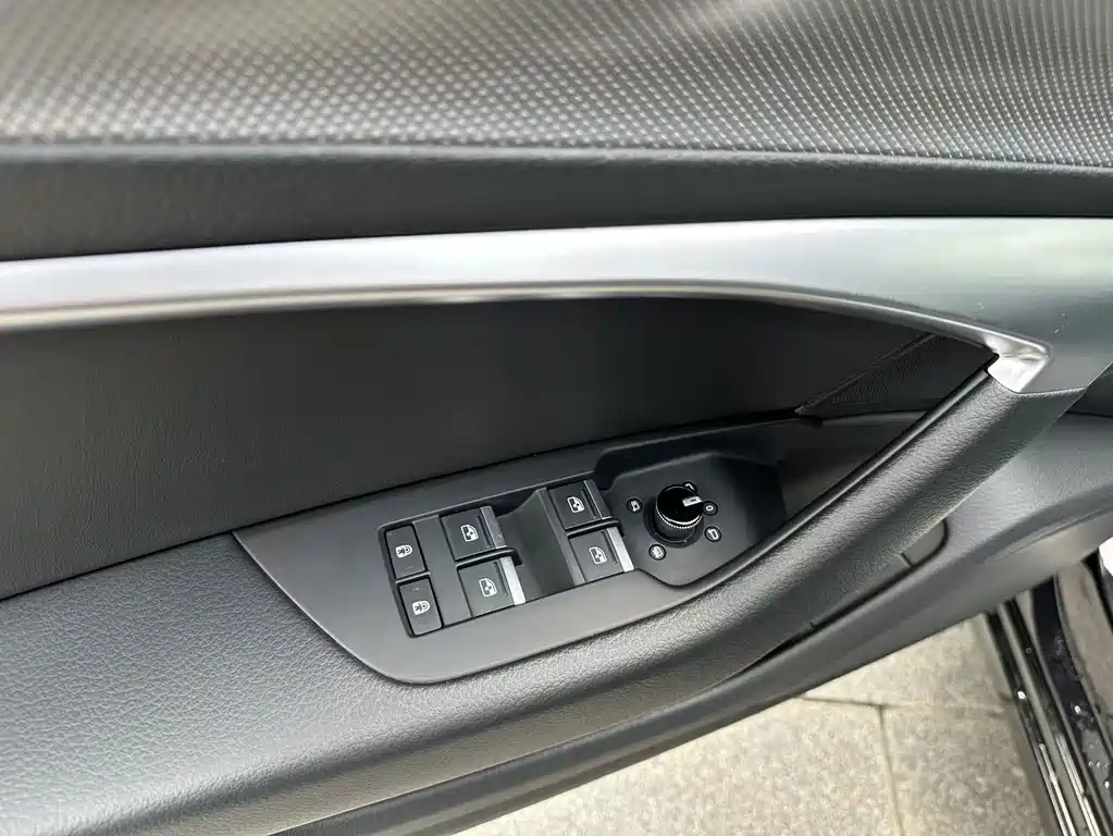 Audi A6L 2021 — фото 20