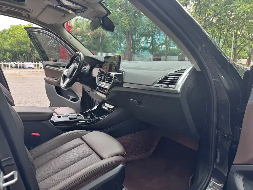 BMW iX3 2023 — фото 14