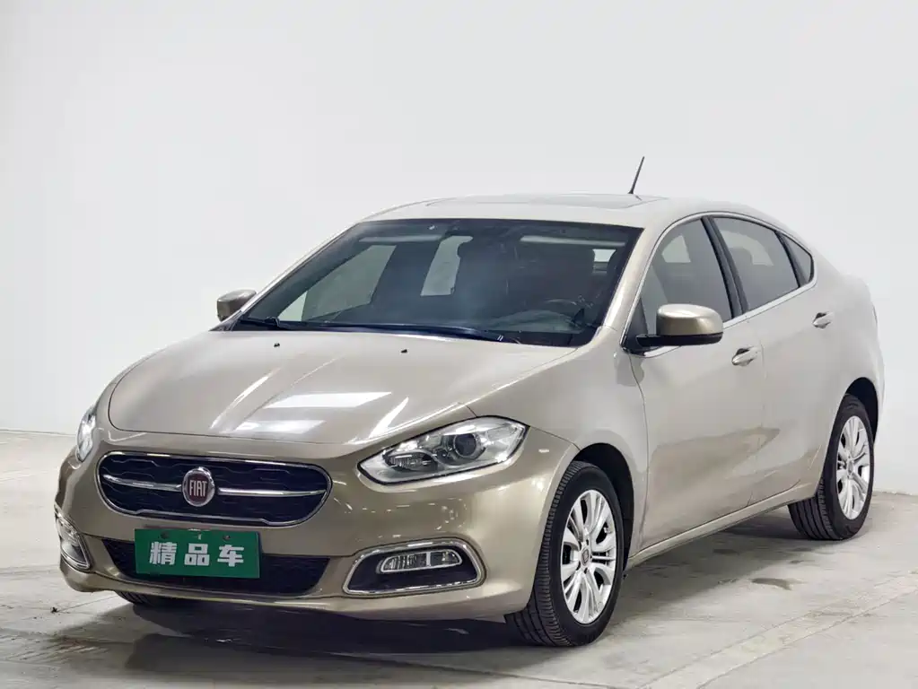 Fiat Viaggio 2015 — фото 1