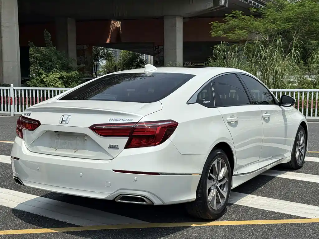 Honda Inspire 2021 — фото 12