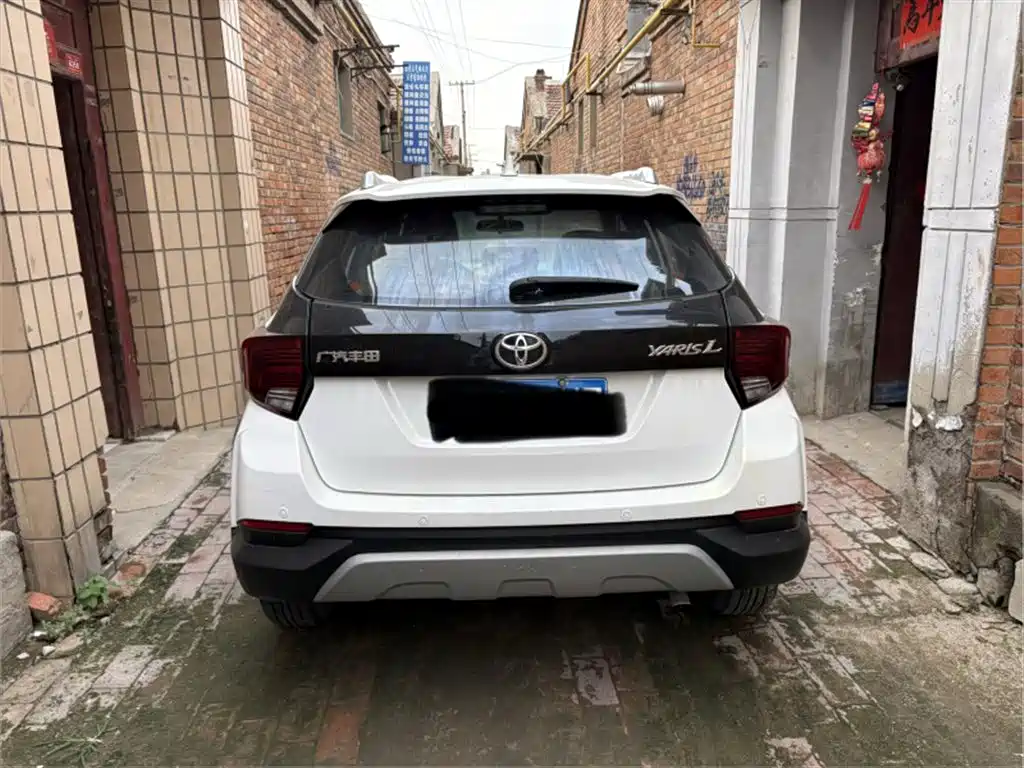 Toyota Yaris L 2019 — фото 8