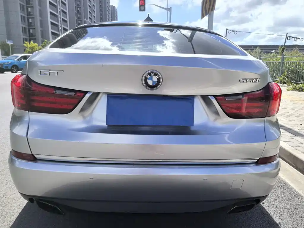 BMW 5 Series GT 2013 — фото 10