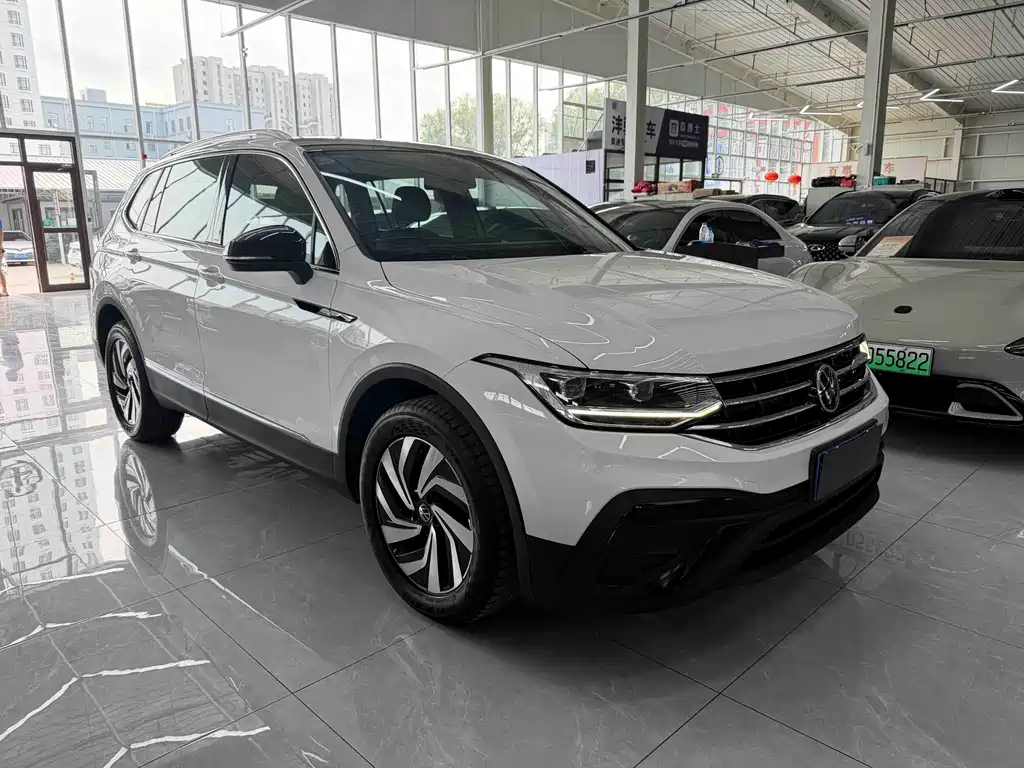 Volkswagen Tiguan L 2023