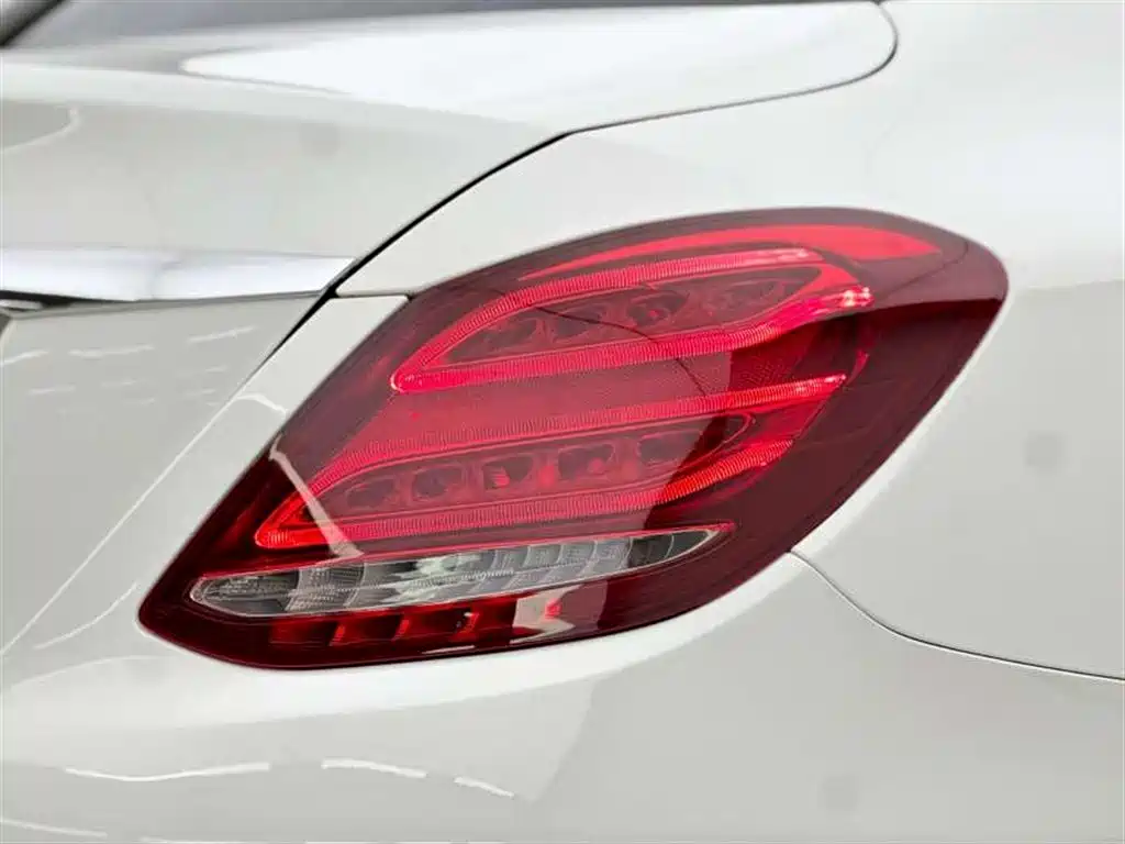 Mercedes-Benz C-Class 2018 — фото 16