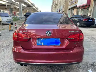 Volkswagen Sagitar 2015