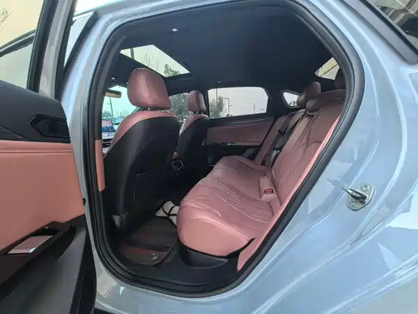 Geely Galaxy L6 2025