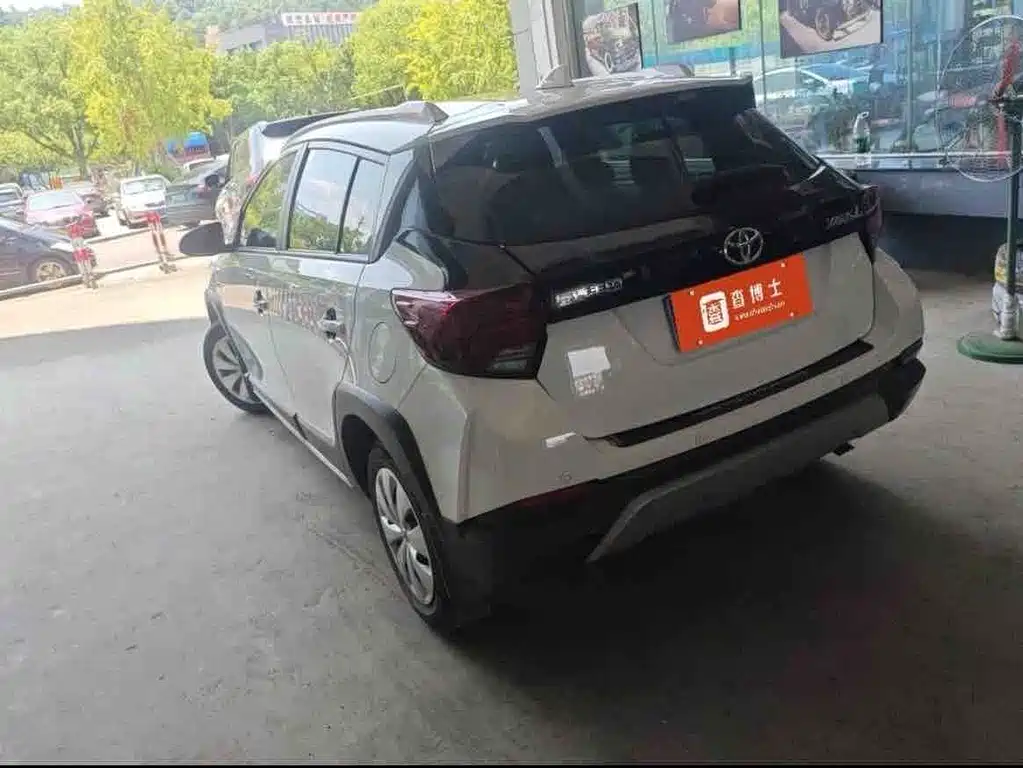 Toyota Yaris L 2022