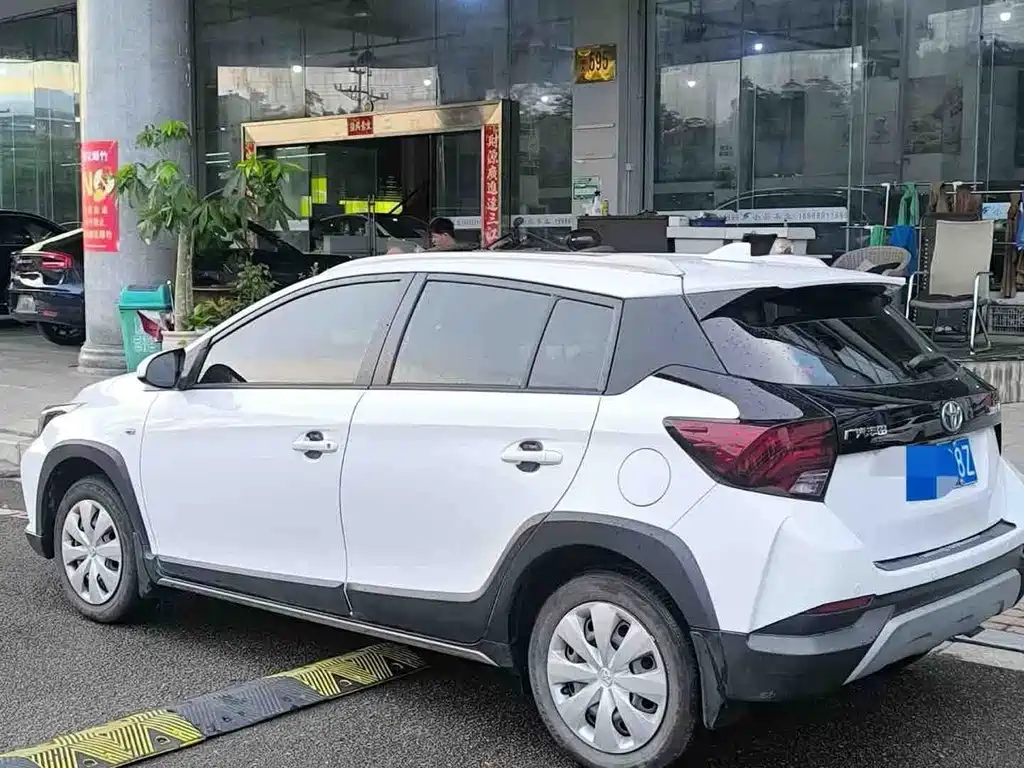 Toyota Yaris L 2022