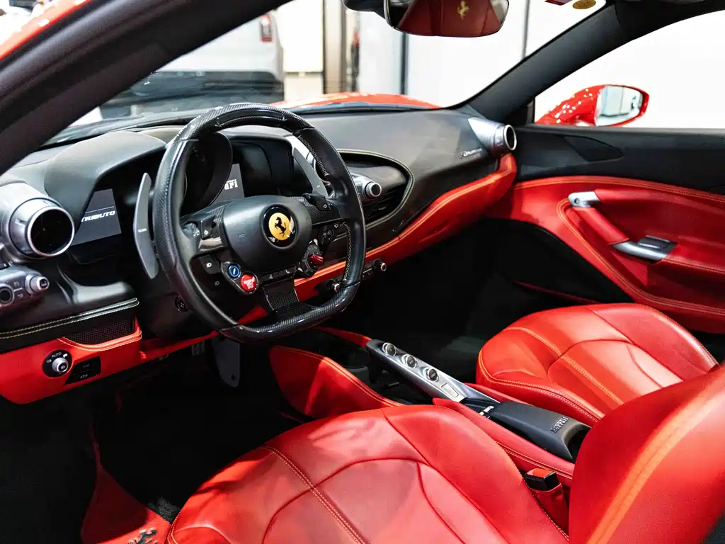 Ferrari F8 2022 — фото 8