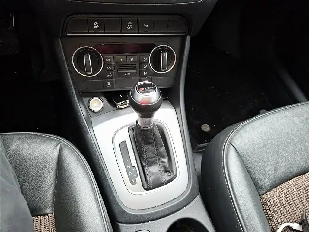 Audi Q3 2017 — фото 14