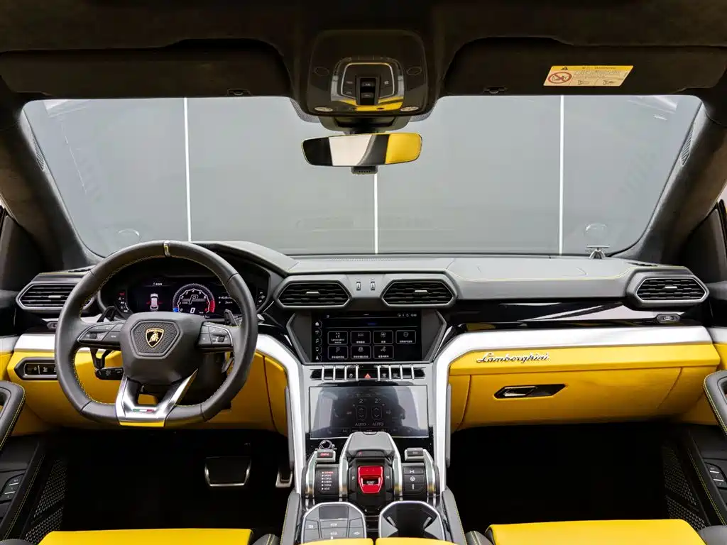 Lamborghini Urus 2019 — фото 15