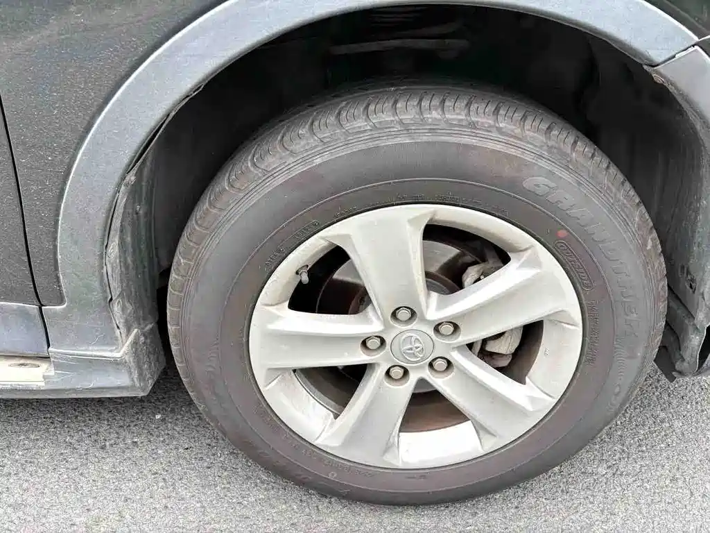 Toyota RAV4 2014