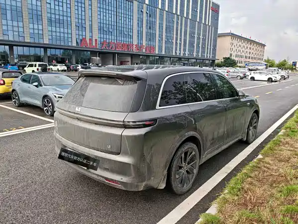 Li Auto L8 2023