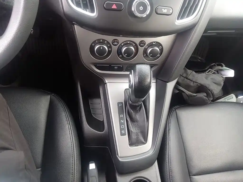 Ford Focus 2015 — фото 14