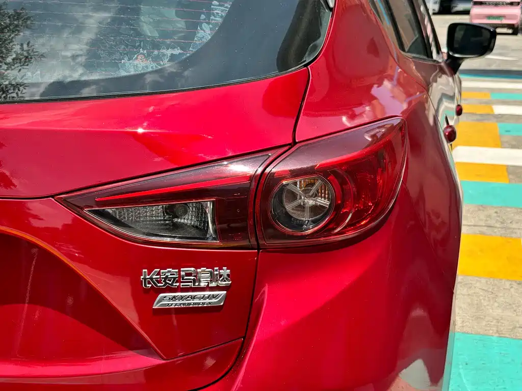 Mazda 3 Axela 2015 — фото 10