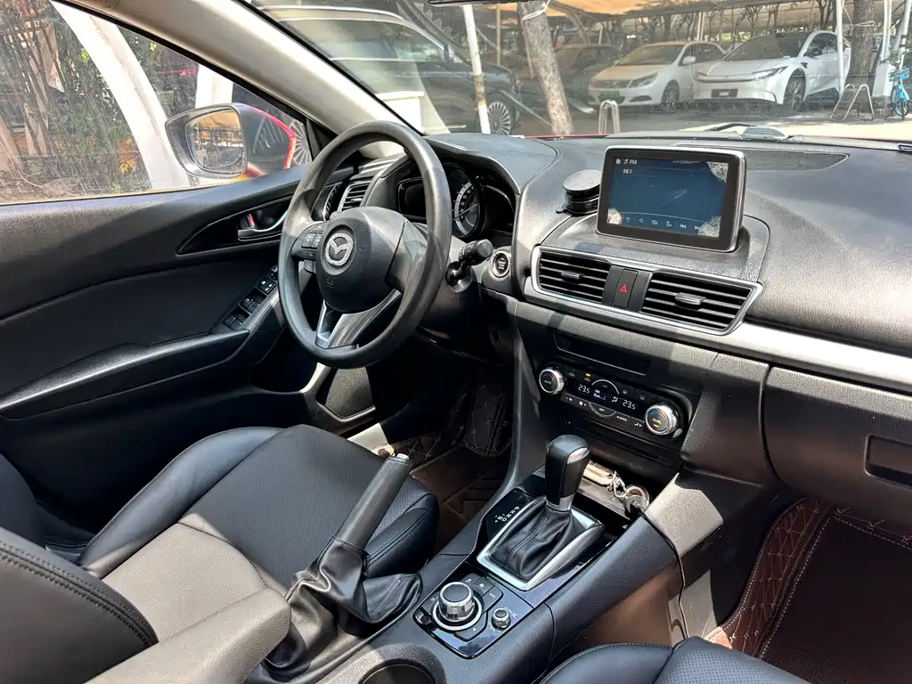 Mazda 3 Axela 2015 — фото 20