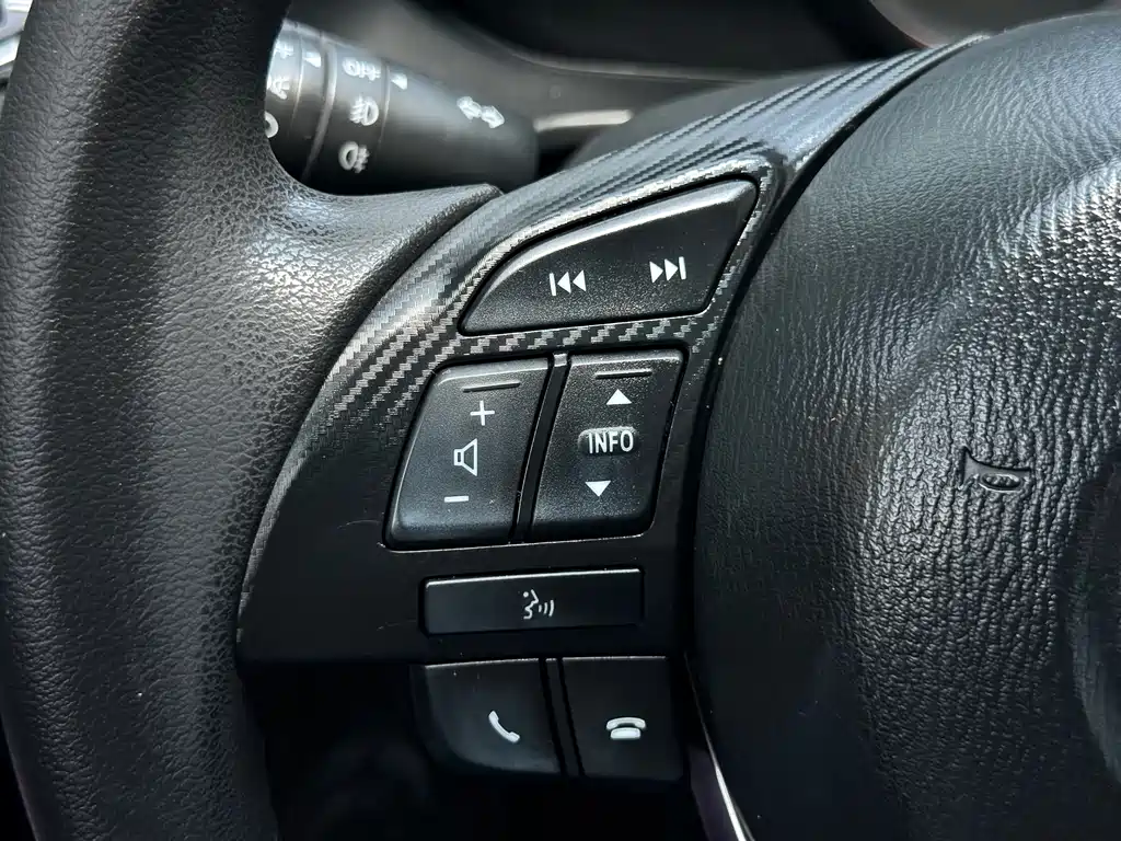 Mazda 3 Axela 2015 — фото 25