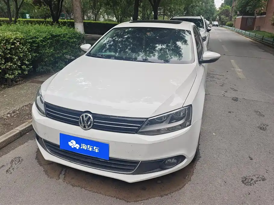 Volkswagen Sagitar 2014