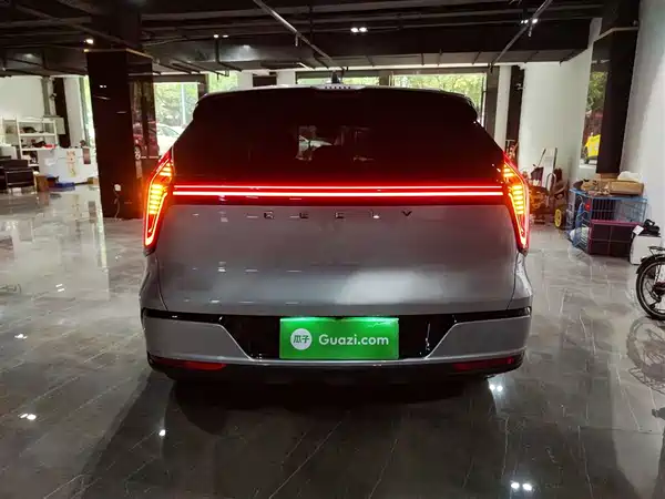 Geely Boyue L 2025