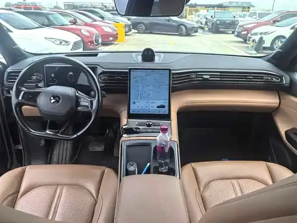 NIO ES6 2021