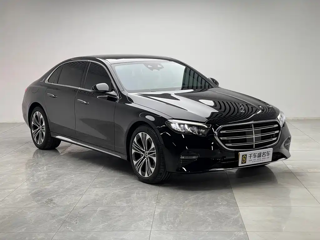 Mercedes-Benz E-Class 2025 — фото 3