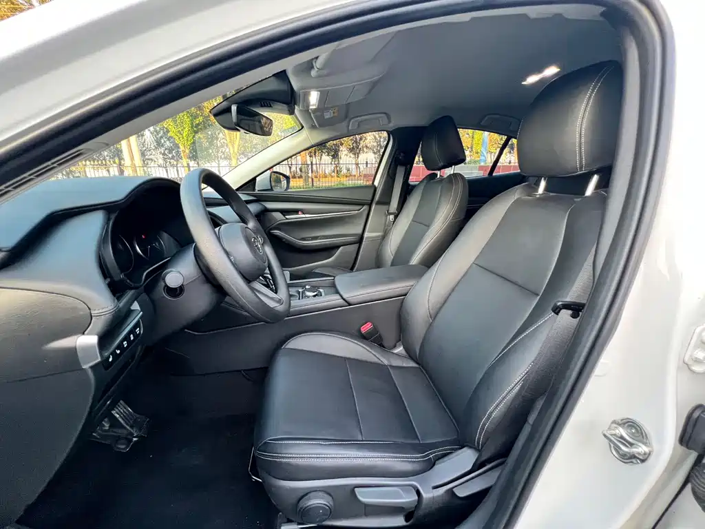 Mazda 3 Axela 2023