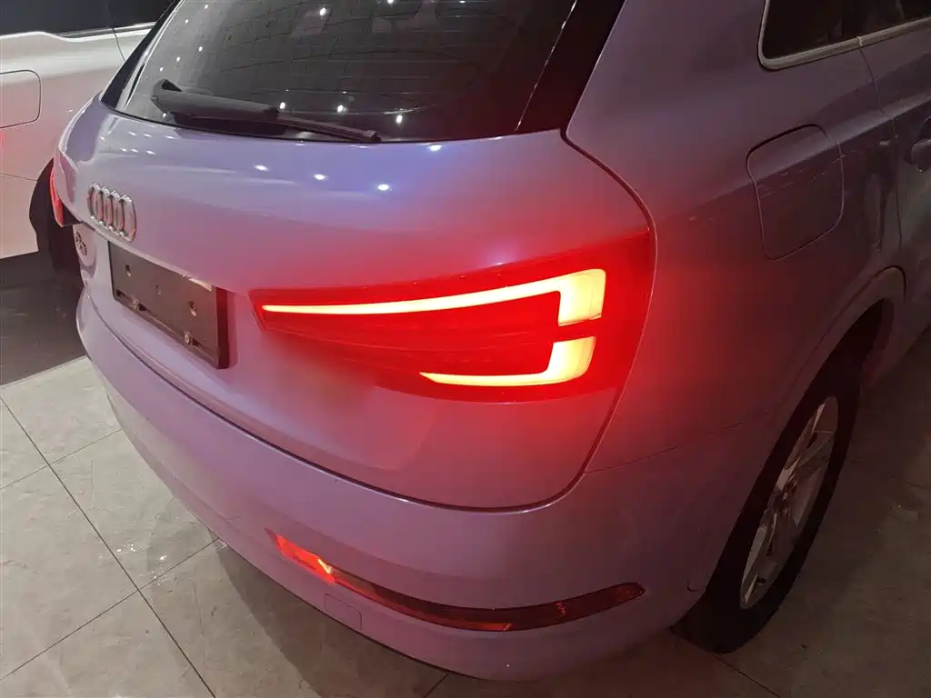 Audi Q3 2018 — фото 24