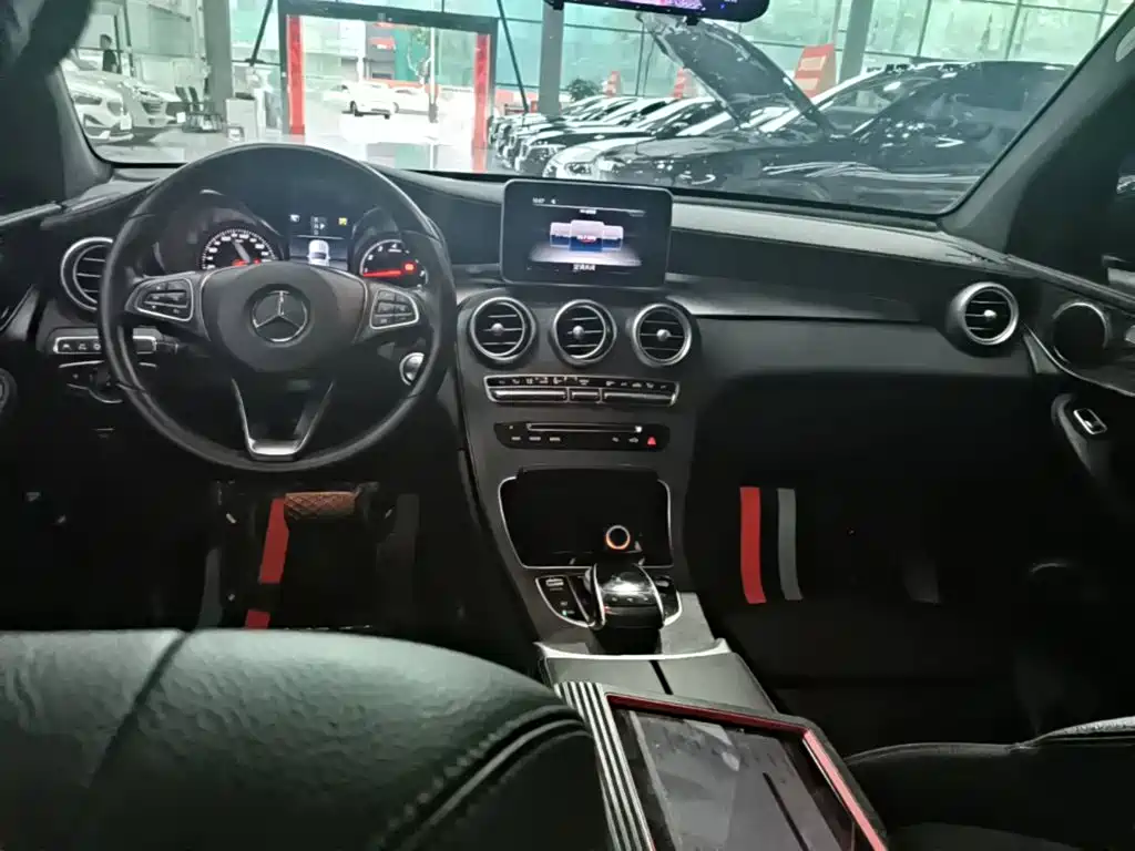 Mercedes-Benz GLC 2018 — фото 10