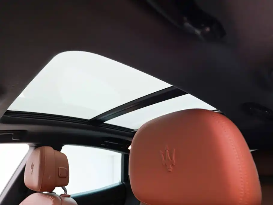 Maserati Levante 2020 — фото 19