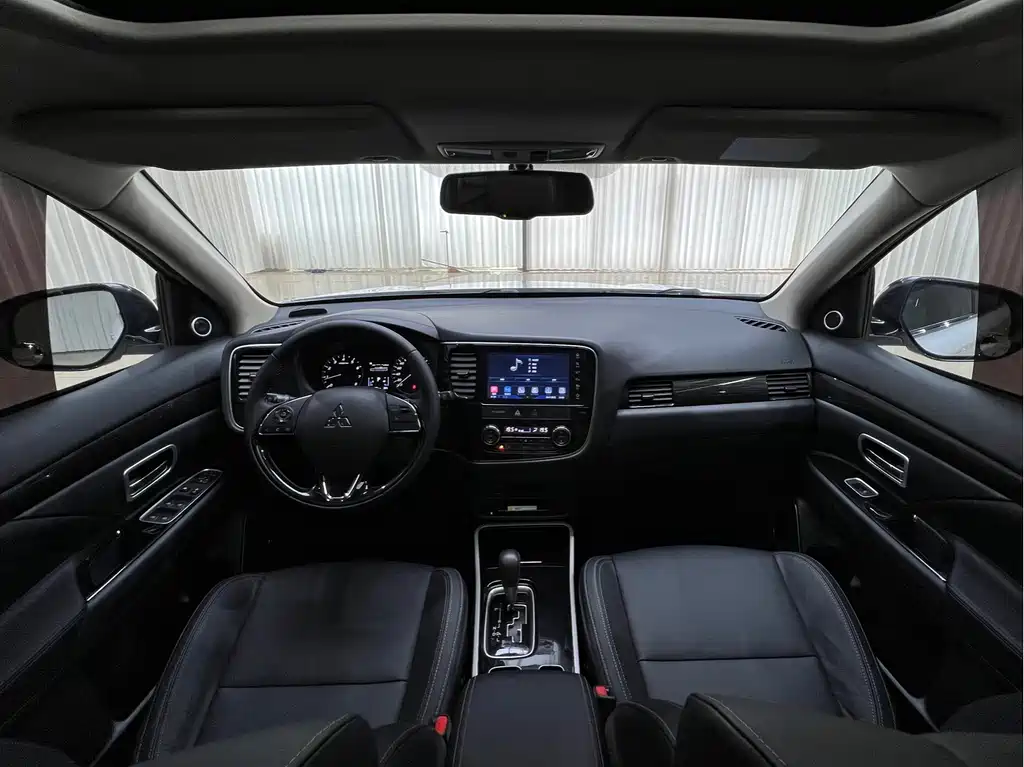 Mitsubishi Outlander 2019 — фото 12
