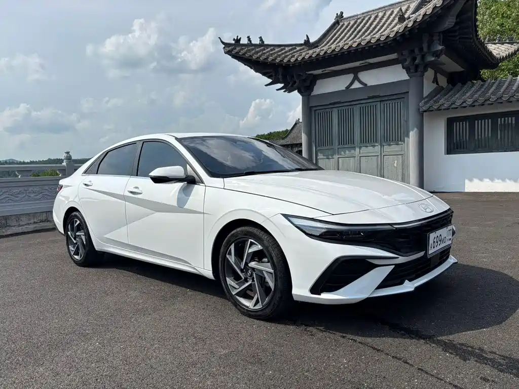 Hyundai Elantra 2024