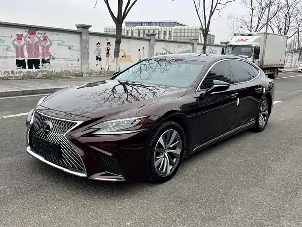 Lexus LS 2020