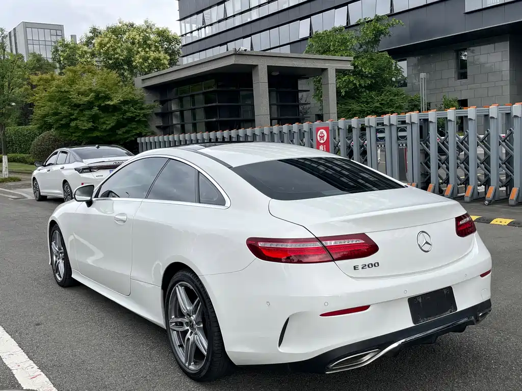 Mercedes-Benz E-Class 2018 — фото 17