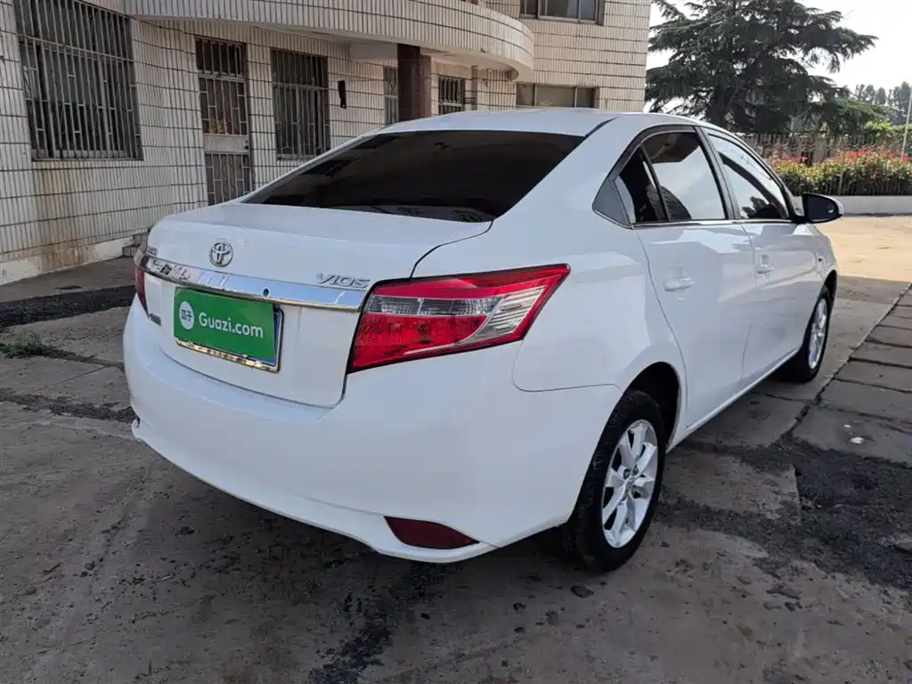 Toyota Vios 2015 — фото 7