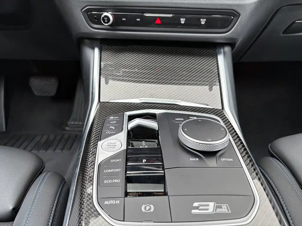 BMW 3 Series 2025 — фото 18