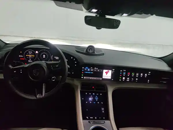 Porsche Taycan 2023