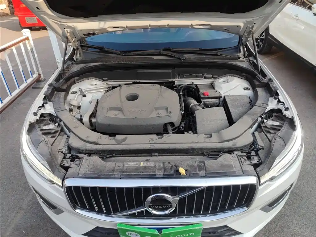 Volvo XC60 2020 — фото 10