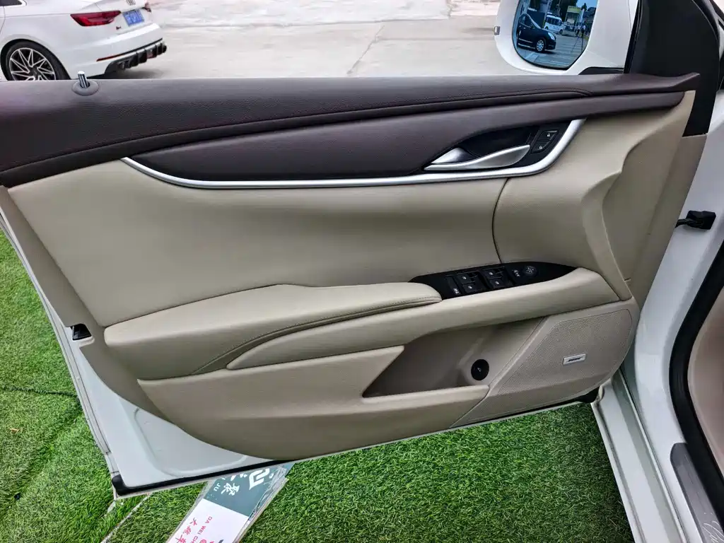 Cadillac XTS 2015 — фото 7